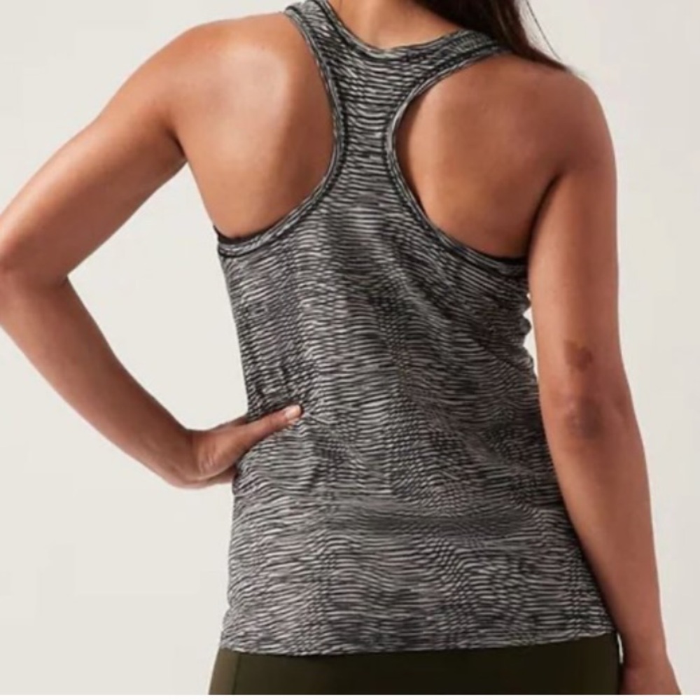 Athleta Ultimate Scoop Tank Activated Black